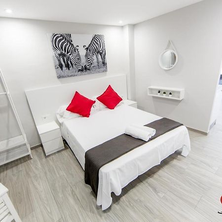 Roses Apartments Red Loft Vista Mar Lateral Kültér fotó