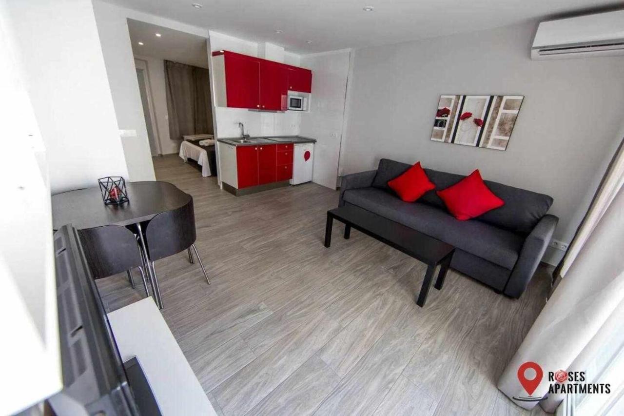 Roses Apartments Red Loft Vista Mar Lateral Kültér fotó